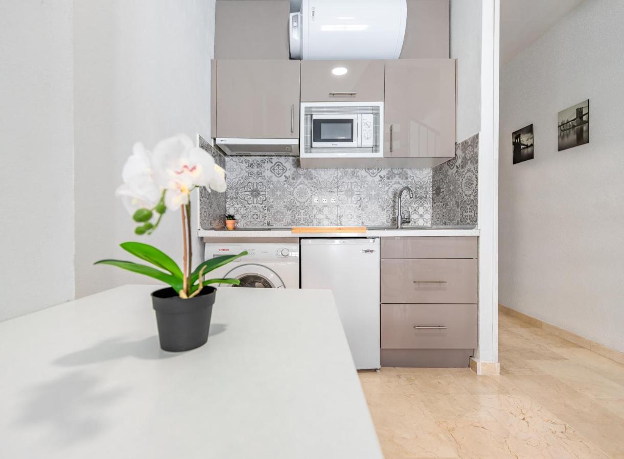 Apartament Private Rooftop & Elegant Studio - Center By Rems Malaga Zewnętrze zdjęcie